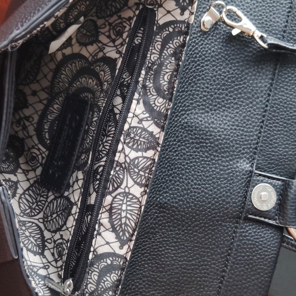 Carlos By Carlos Santana Envelope Front Ring Purse Black - Picture 15 of 16